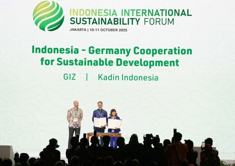 Kerja sama Indonesia - Germany Cooperation for Sustainable Development yang ditandangani GIZ (Jerman) dan Kadin Indonesia dalam ISF 2025 di JICC, Jumat (11/10/2025). MoU itu berisikan kerja sama membangun infrastruktur maritim rendah emisi, khususnya untuk pelabuhan dan armada kapal energi hijau
