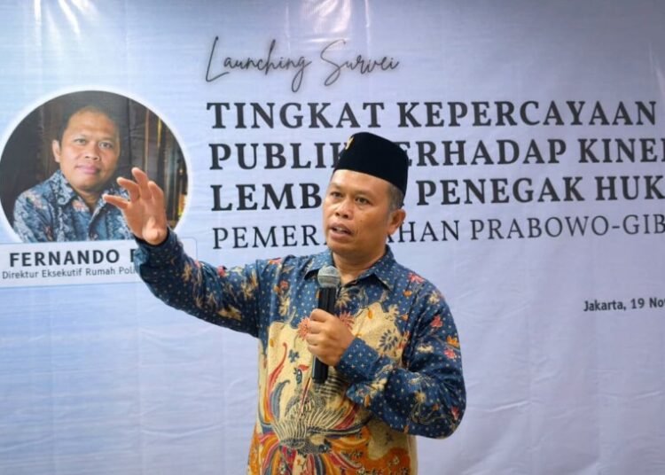 Direktur Rumah Politik Indonesia Fernando Emas