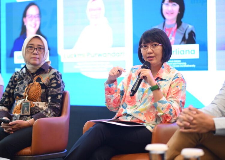 Lena Herliana, seorang perempuan kelahiran Kota Bogor dan lulusan Institut Pertanian Bogor (IPB University), kini menjabat sebagai Penasehat Ahli di salah satu Institusi Kerjasama Indonesia-Jerman