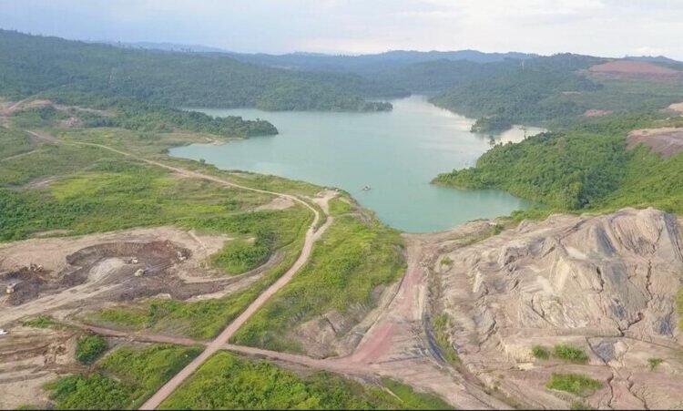 Kementerian Energi dan Sumber Daya Mineral (ESDM) resmi menetapkan tarif denda administratif bagi pelanggaran kegiatan usaha pertambangan yang dilakukan di kawasan hutan untuk komoditas strategis