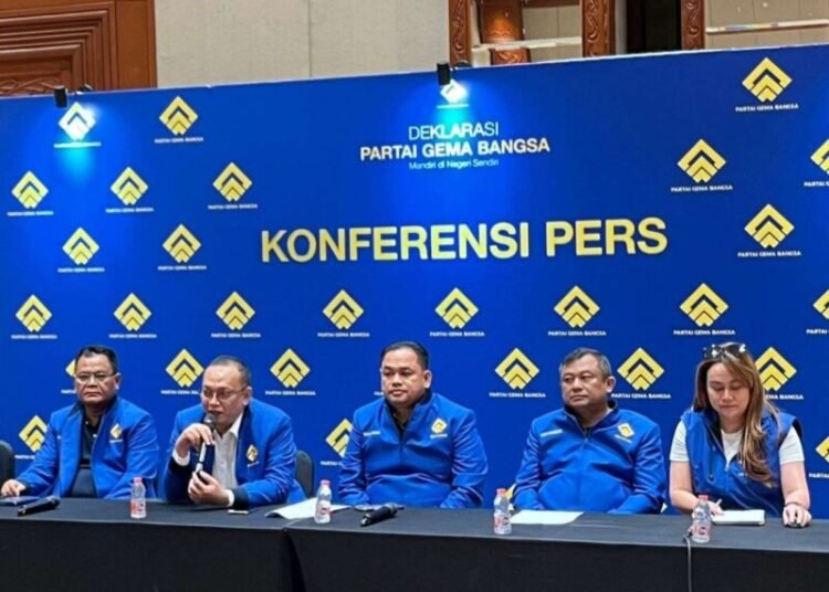 Jajaran Pengurus Partai Gema Bangsa memberikan pernyataan persnya mengenai persiapan pelaksanaan deklarasi Partai Gema Bangsa, Jumat (16/1/2026) di Jakarta.