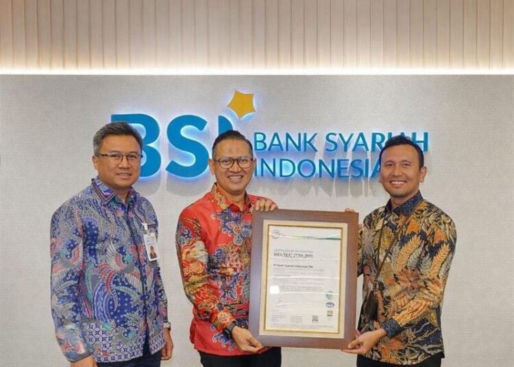 PT Bank Syariah Indonesia (Persero) Tbk (BSI) memperkuat komitmennya terhadap tata kelola dan etika digital di tengah percepatan transformasi teknologi dengan meraih sertifikasi internasional ISO 27701:2019 untuk pelindungan data pribadi nasabah.