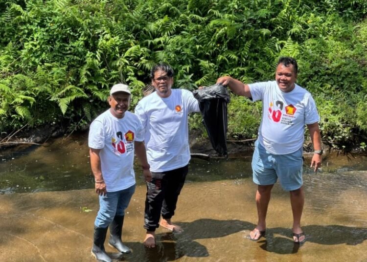 Memperingati Hari Ulang Tahun (HUT) ke-18 Partai Gerindra, Dewan Pimpinan Cabang (DPC) Partai Gerindra Kabupaten Sleman menggelar aksi bersih sungai atau kurve di Kali Boyong, Dusun Buluselor, Kelurahan Candibinangun, Kapanewon Pakem, Sleman, Rabu (4/2/2026).