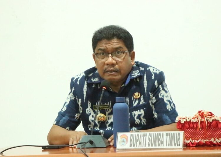 Bupati Sumba Timur Umbu Lili Pekuwali
