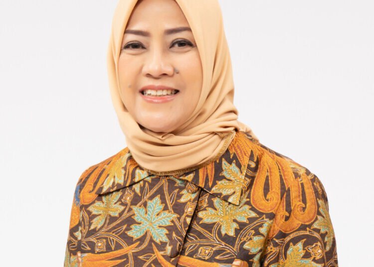 Justitia Tripurwasani - Director & Chief Legal, Risk and Compliance Officer Kepala Unit Pengawasan Investasi Syariah (UPIS) Manulife Aset Manajemen Indonesia