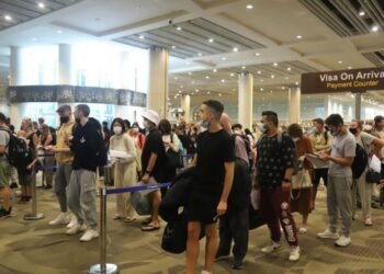 Imbas Konflik Timteng, Ribuan Penumpang Gagal Terbang di Bandara Ngurah Rai Bali
